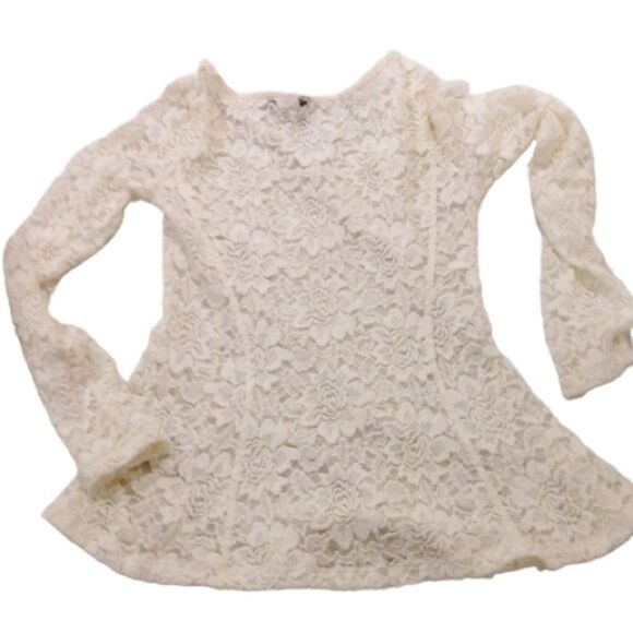 ✨ H&M, Divided White Peplum Top✨ - Picture 4 of 8